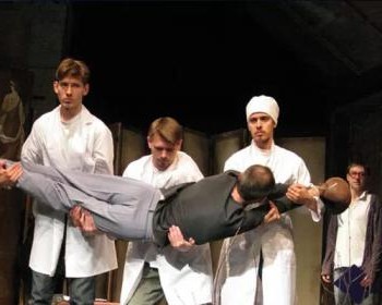 Новая страница истории: Театр открывает обновлённую сцену после долгого восстановления.