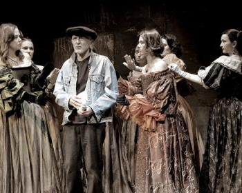 Петербург ждёт: редкий визит московского феномена с культовыми и новаторскими работами.